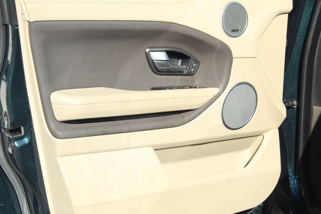 Used 2017 Land Rover Range Rover Evoque SE image 22