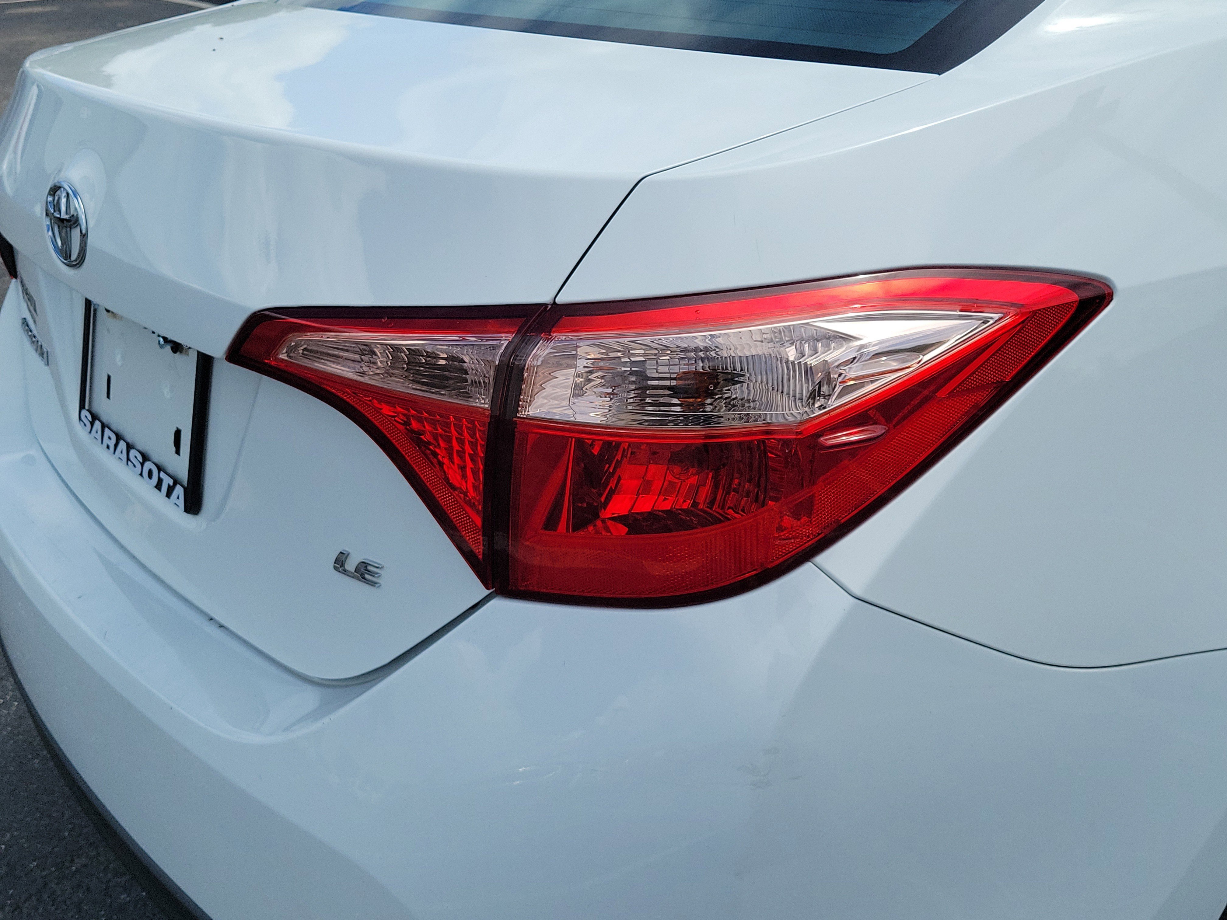 Used 2019 Toyota Corolla LE w/ Carpet Mat Package (TMS) FWD image 11