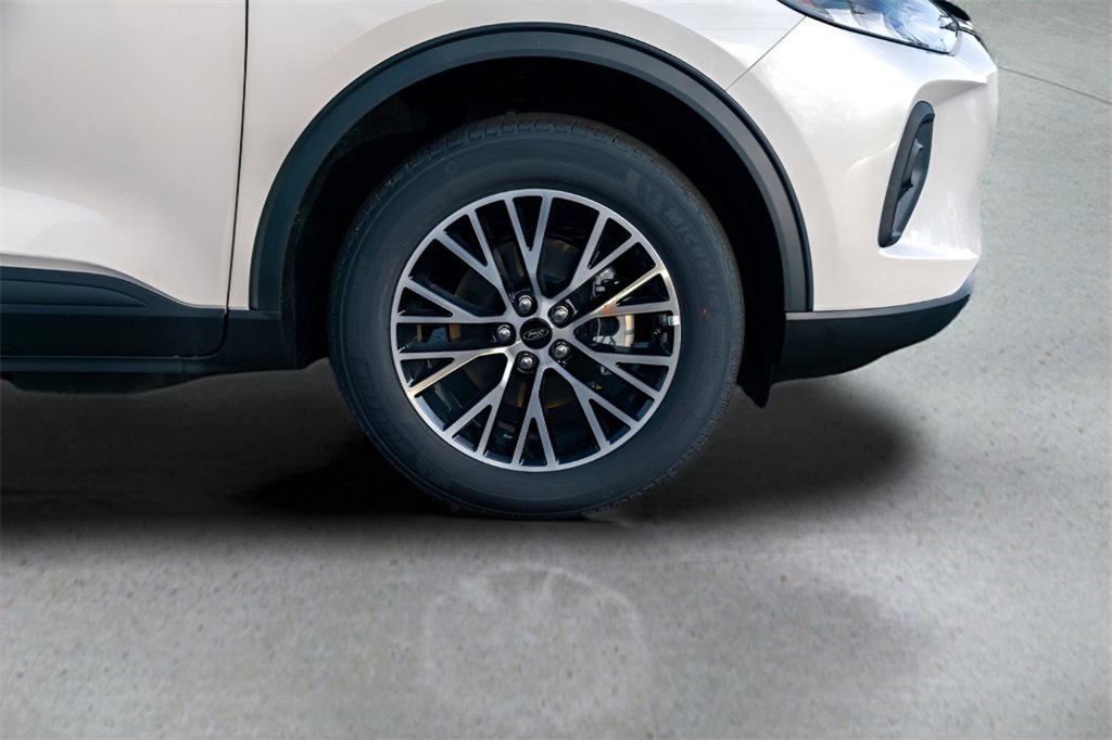 Certified 2024 Ford Escape SE image 3