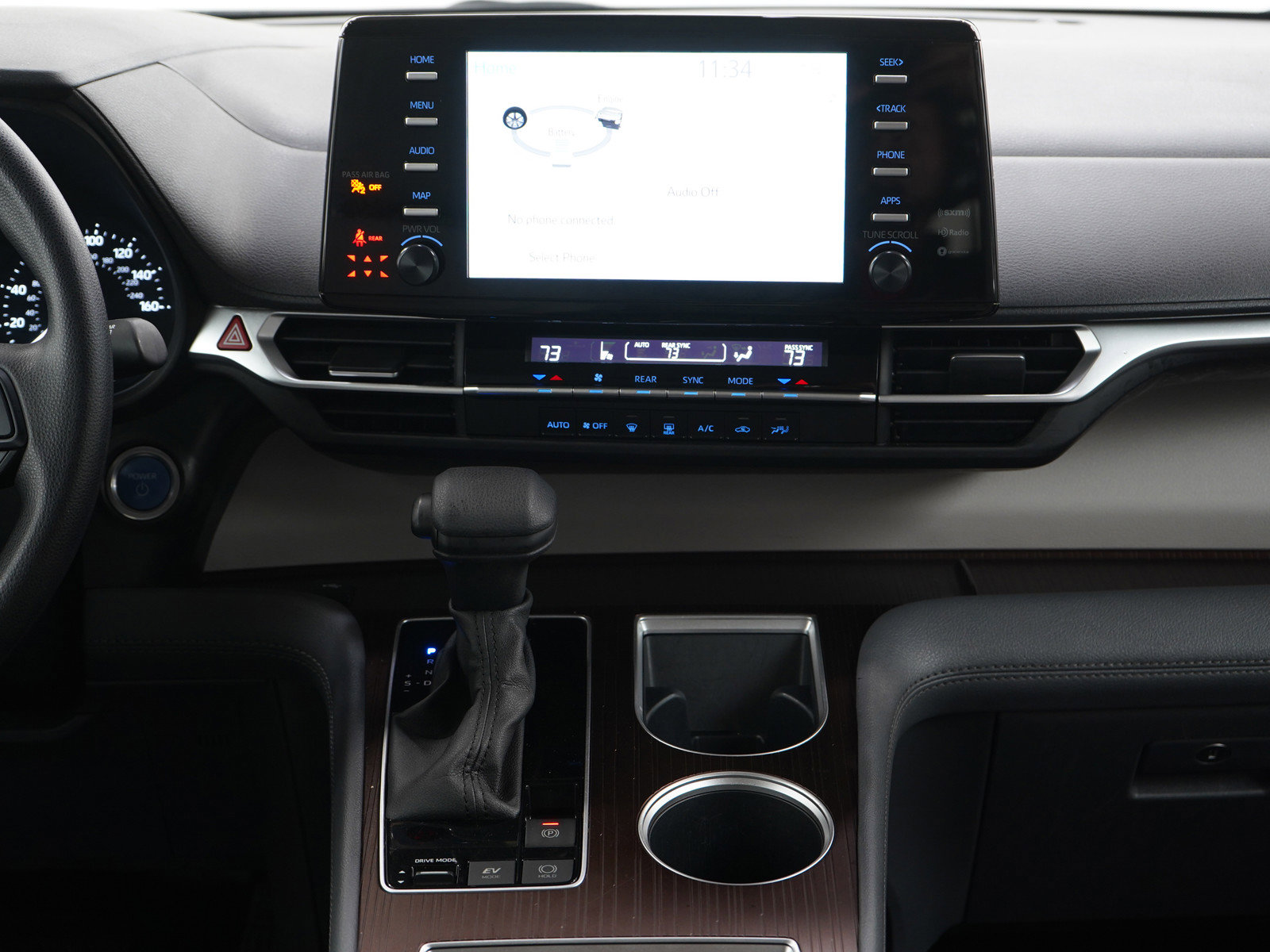 Used 2024 Toyota Sienna LE FWD image 19