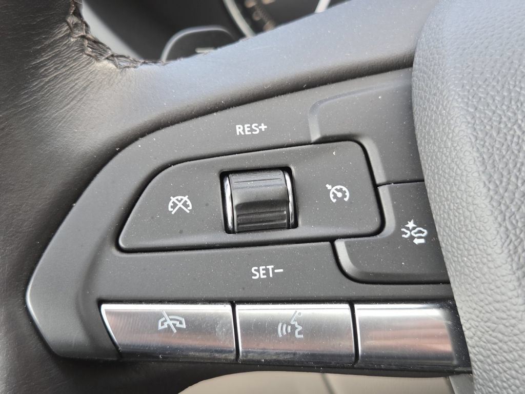 Used 2023 Cadillac XT4 Luxury w/ Driver Awareness Package FWD image 11