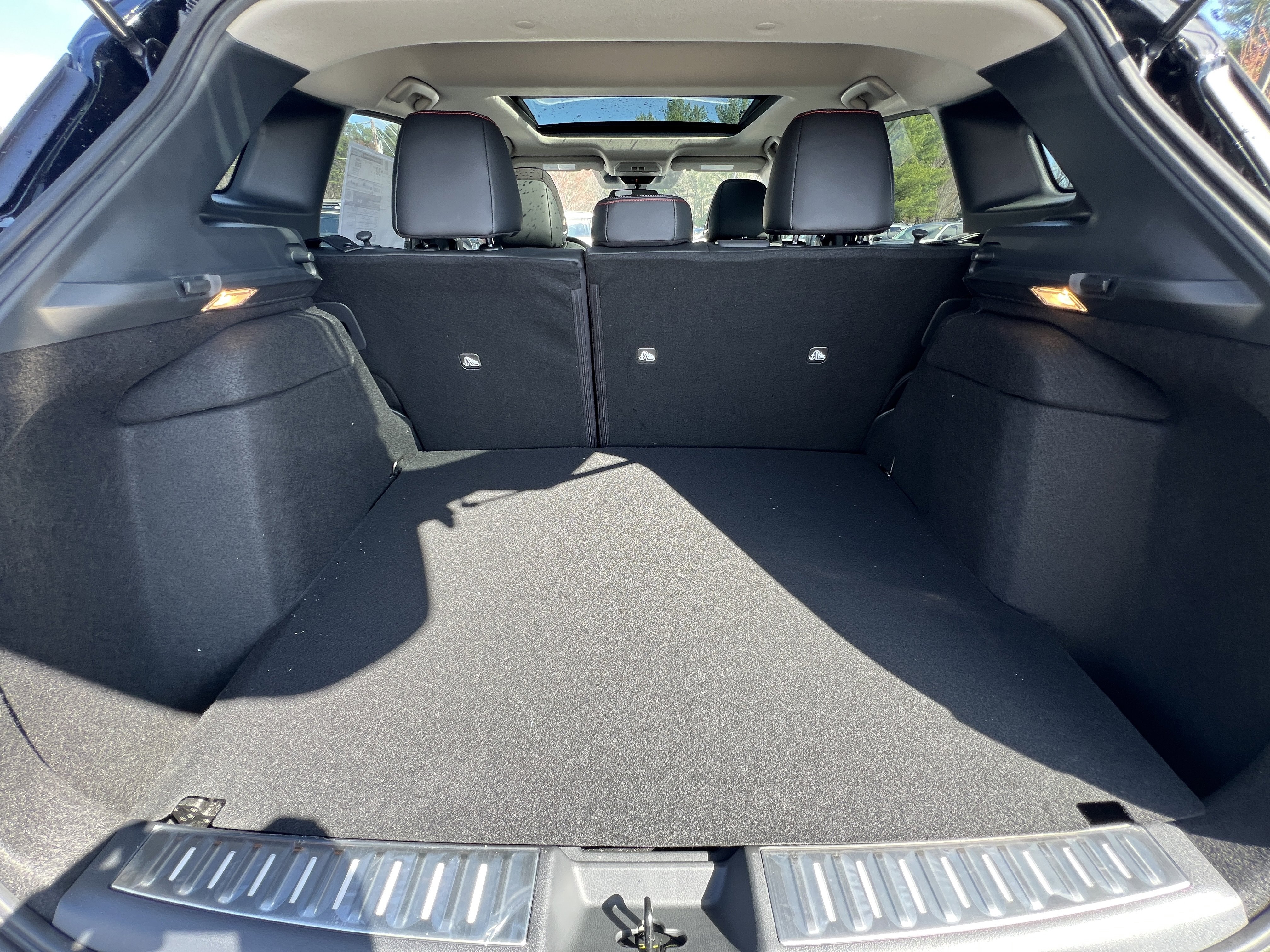 New 2026 Nissan Kicks SR AWD/4WD image 31