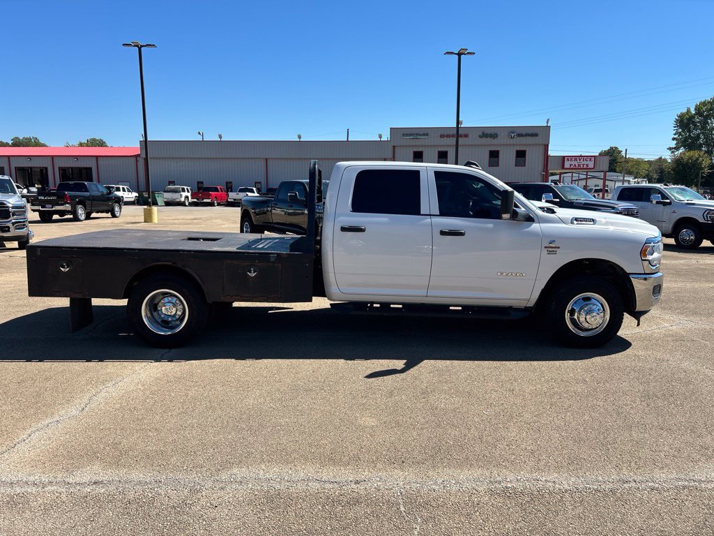 Used 2021 RAM 3500 Tradesman w/ Chrome Appearance Group AWD/4WD image 4