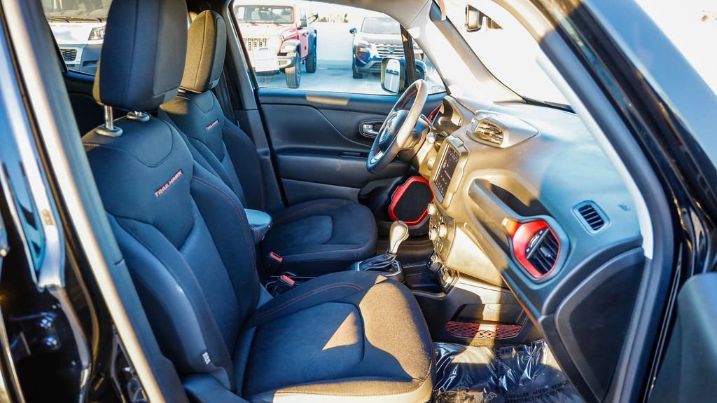 Certified 2023 Jeep Renegade Trailhawk image 17