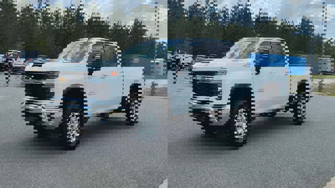 Used 2025 Chevrolet Silverado 2500 LT image 4