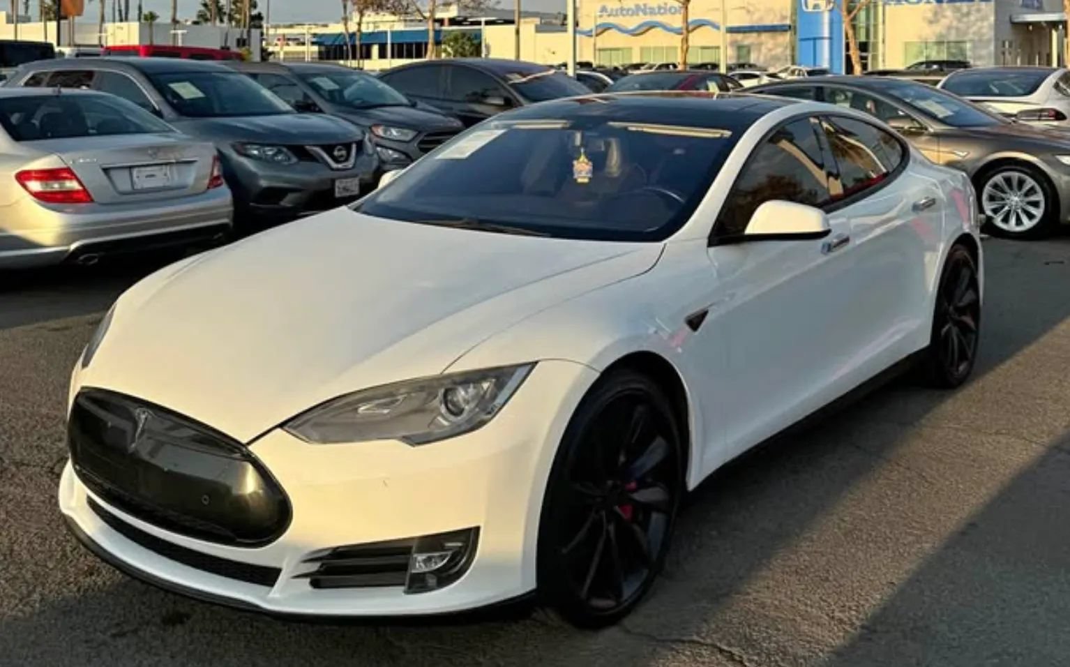 Used 2014 Tesla Model S P85 RWD image 2