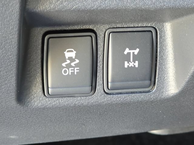 Used 2025 Nissan Frontier PRO-4X w/ Pro Convenience Package AWD/4WD image 19