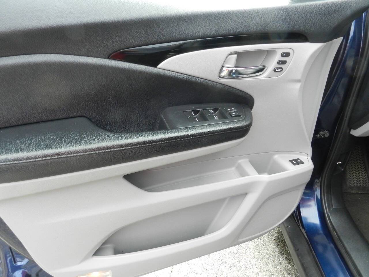 Used 2016 Honda Pilot Touring image 20