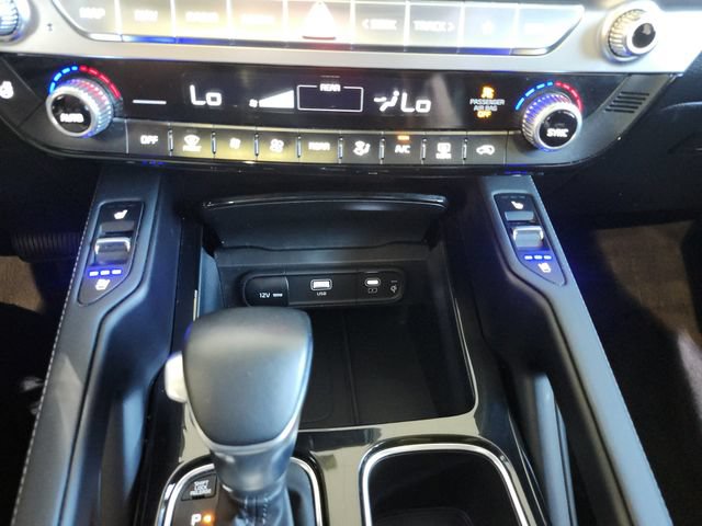 Certified 2024 Kia Telluride EX w/ EX Captain's Chair Package AWD/4WD image 19