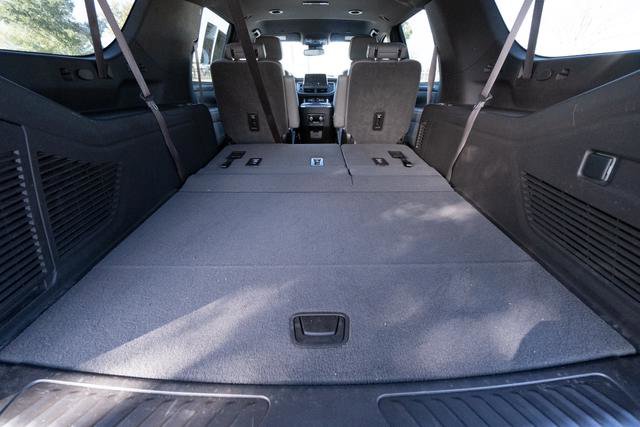 Used 2023 GMC Yukon XL SLT image 33