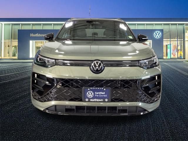 Used 2025 Volkswagen Tiguan SE R-Line AWD/4WD image 5