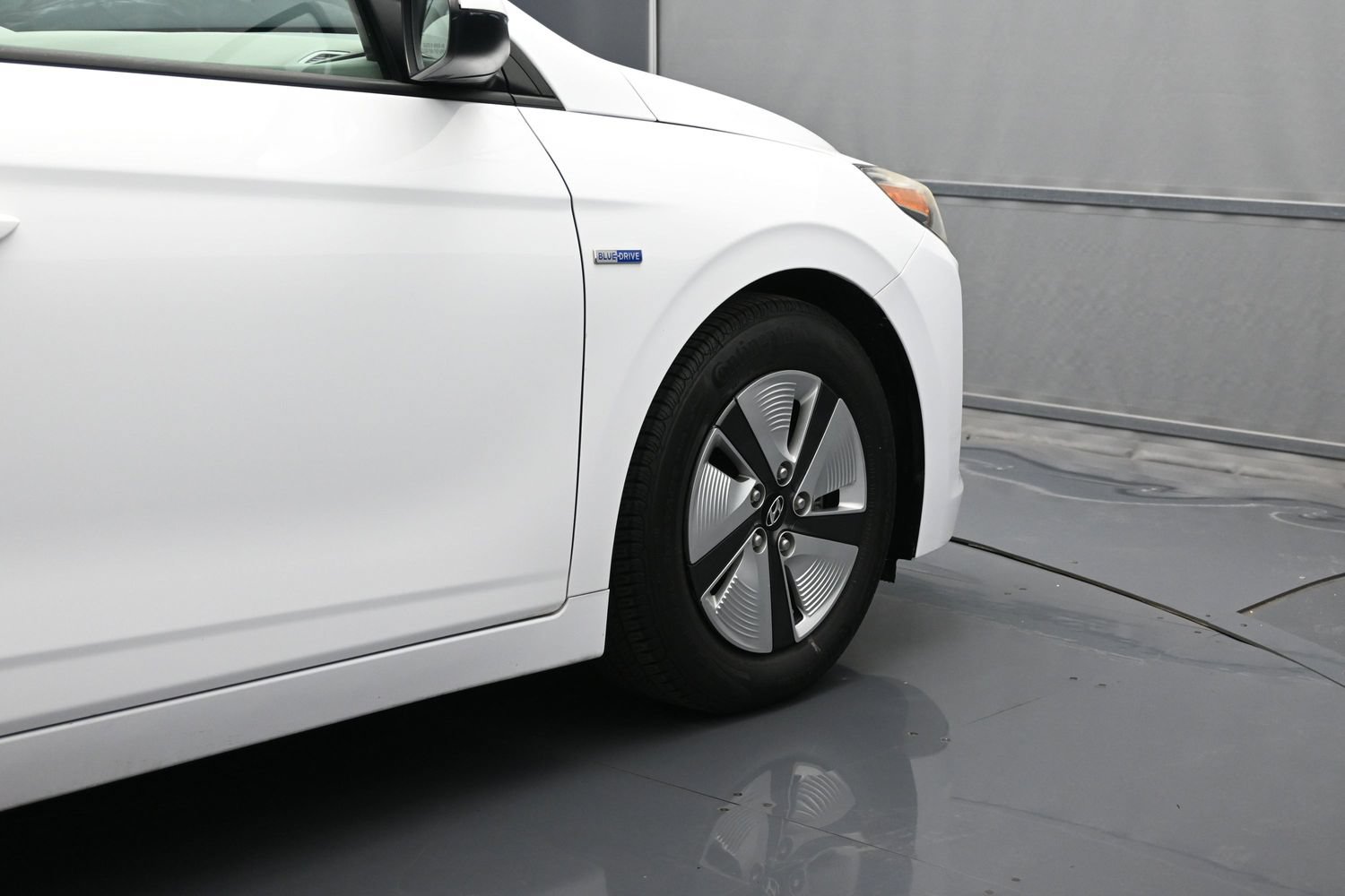 Used 2018 Hyundai Ioniq Blue FWD image 42