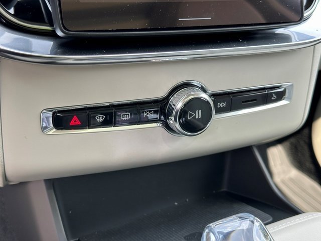 New 2026 Volvo XC90 B6 Ultra image 24