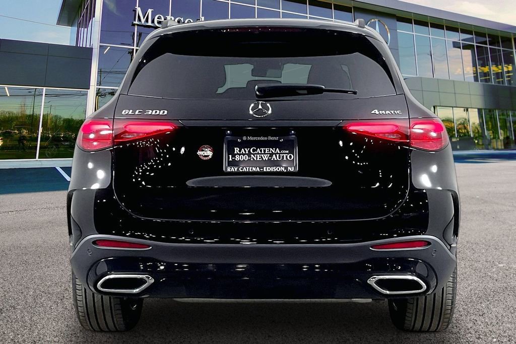 Used 2026 Mercedes-Benz GLC 300 4MATIC image 4