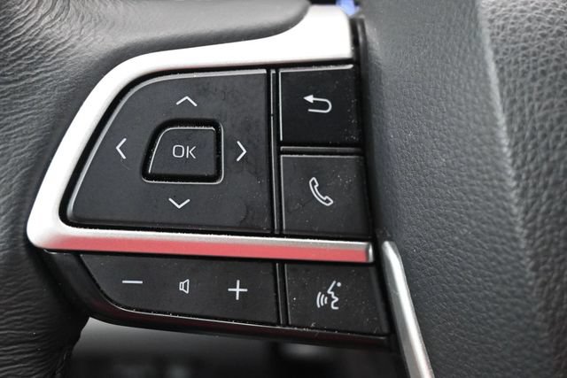 Used 2025 Toyota Sienna XLE FWD image 12