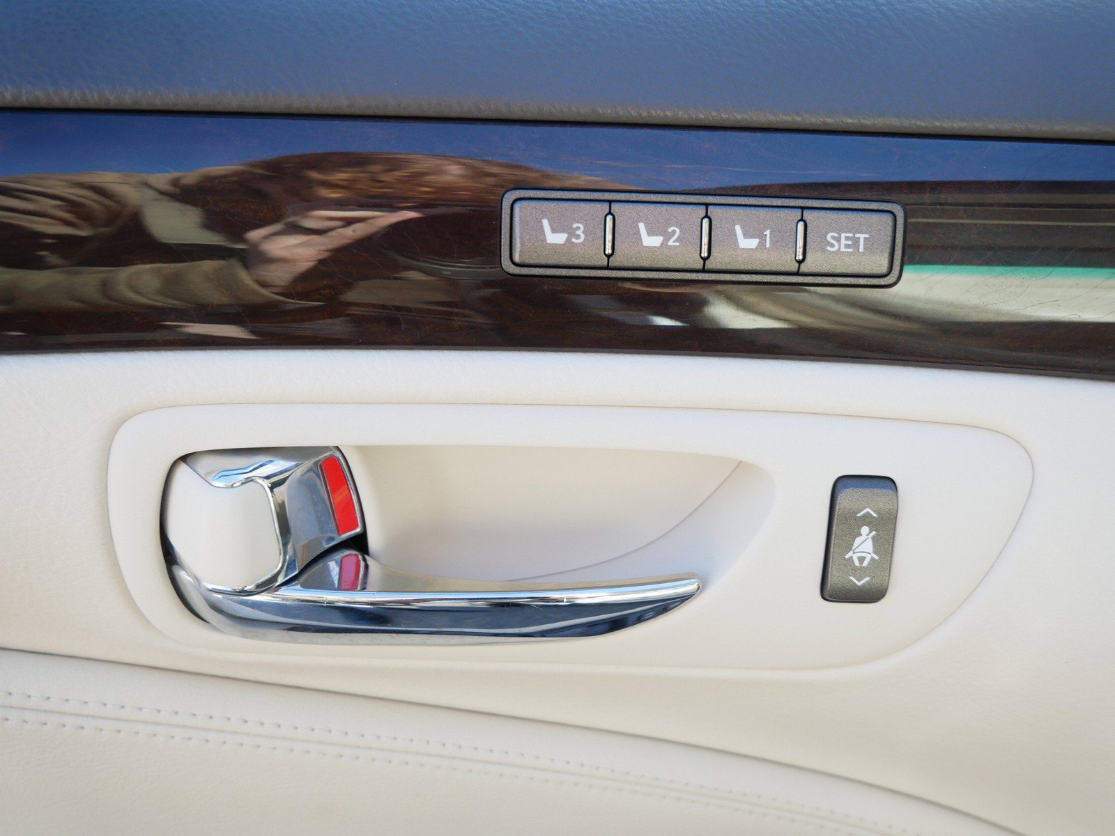 Used 2008 Lexus LS 460 RWD image 14