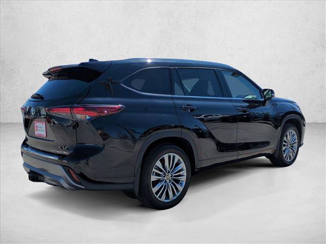 Certified 2026 Toyota Highlander Platinum AWD/4WD image 5