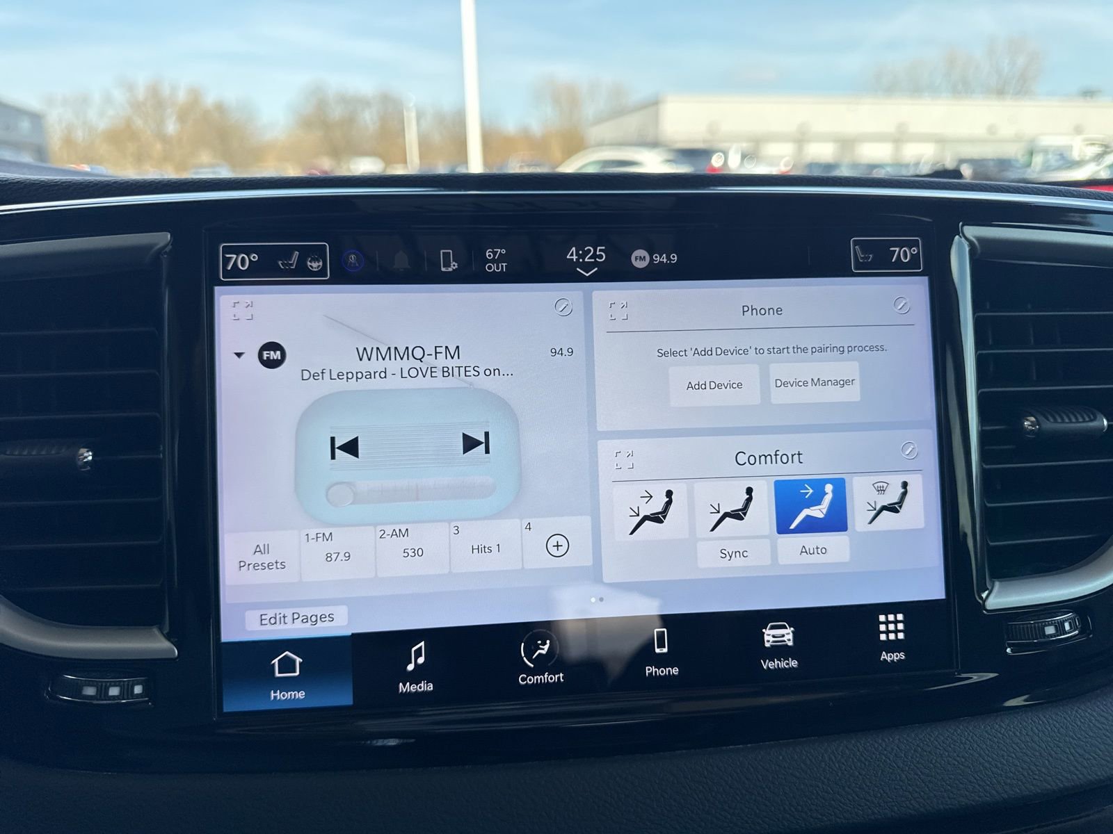Used 2024 Chrysler Pacifica Touring-L FWD image 29