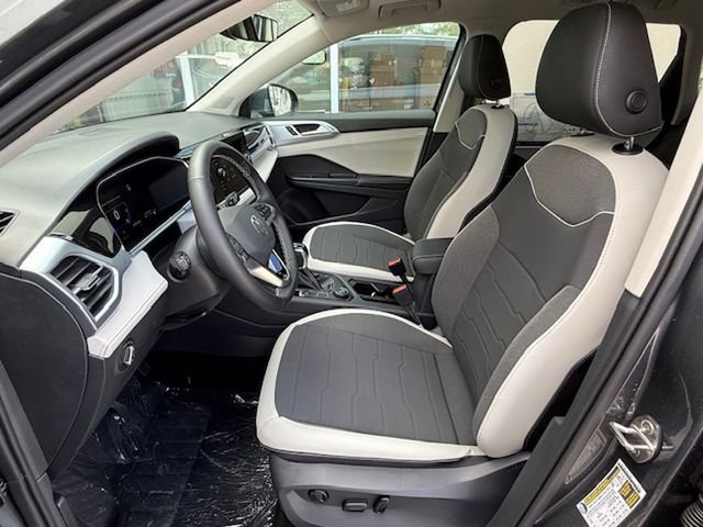 New 2025 Volkswagen Taos SE image 14