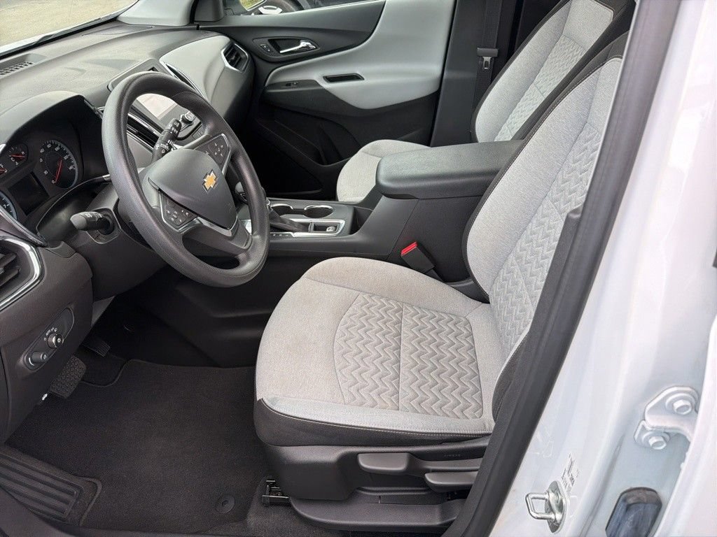 Used 2024 Chevrolet Equinox LS w/ Driver Confidence II Package FWD image 7