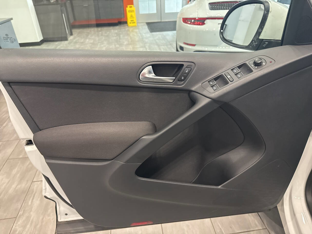 Used 2017 Volkswagen Tiguan Limited w/ Premium Package FWD image 14
