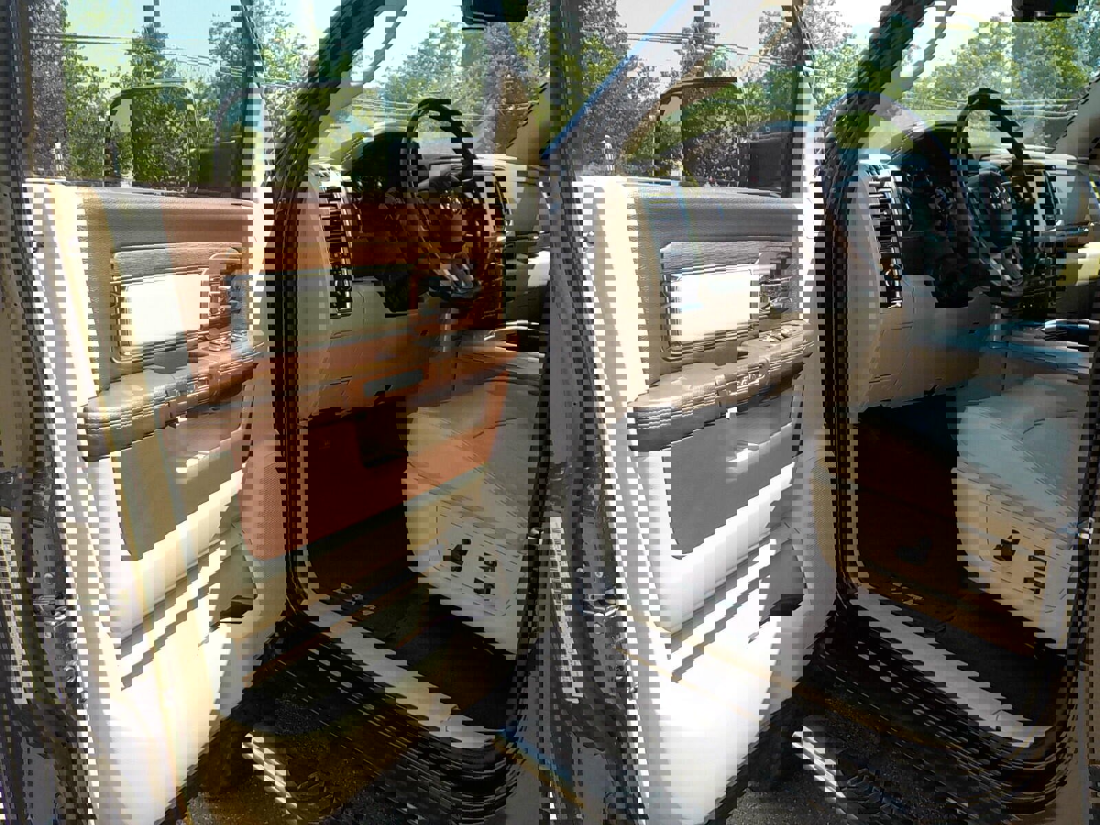 Used 2018 RAM 2500 Laramie w/ Convenience Group image 12