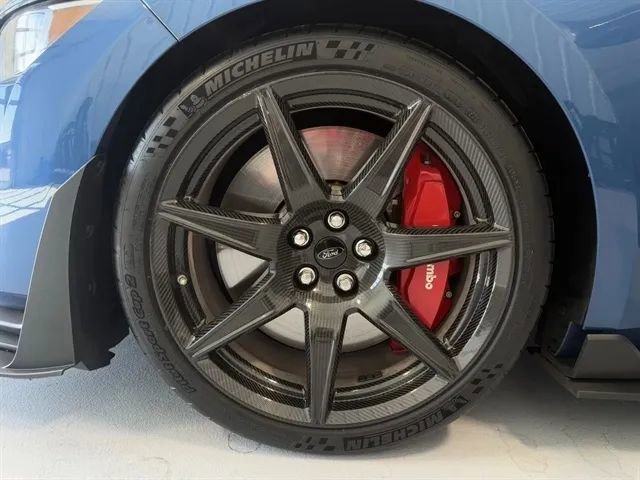Used 2021 Ford Mustang Shelby GT500 w/ Carbon Fiber Track Pack RWD image 39