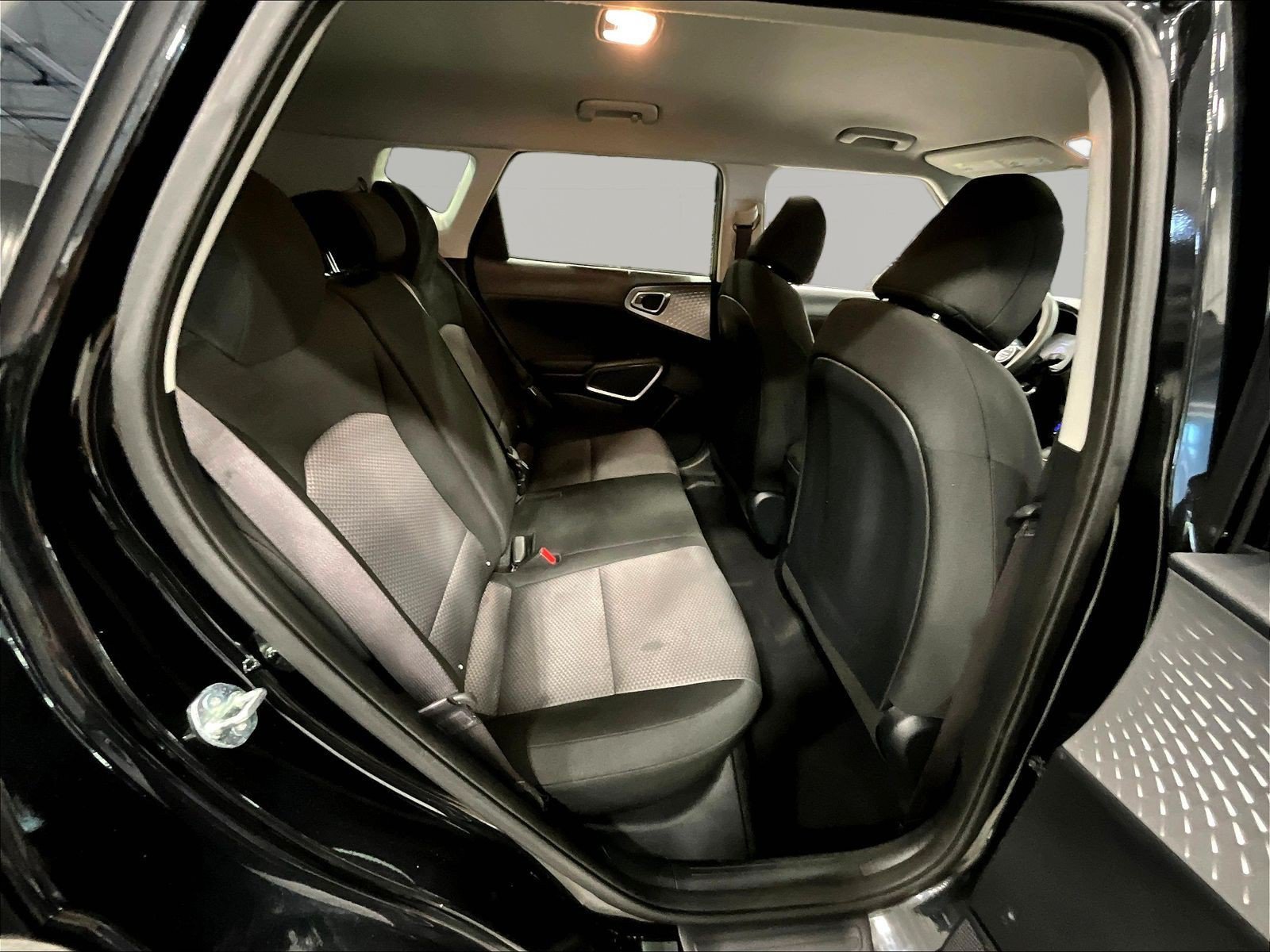 Used 2024 Kia Soul LX FWD image 25