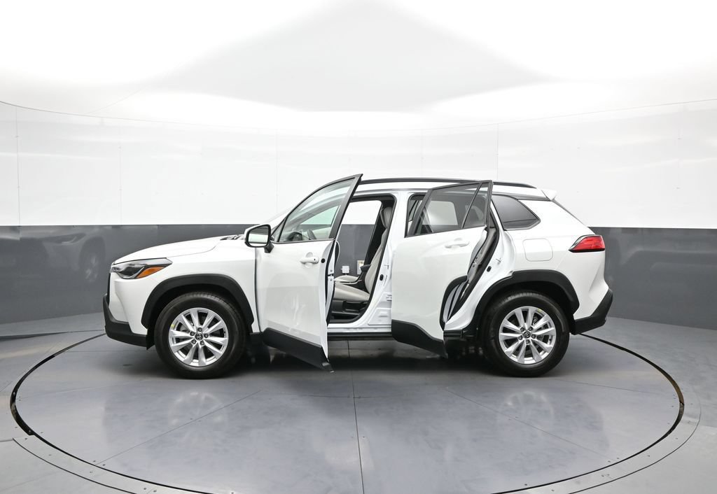 Certified 2024 Toyota Corolla Cross LE AWD/4WD image 42