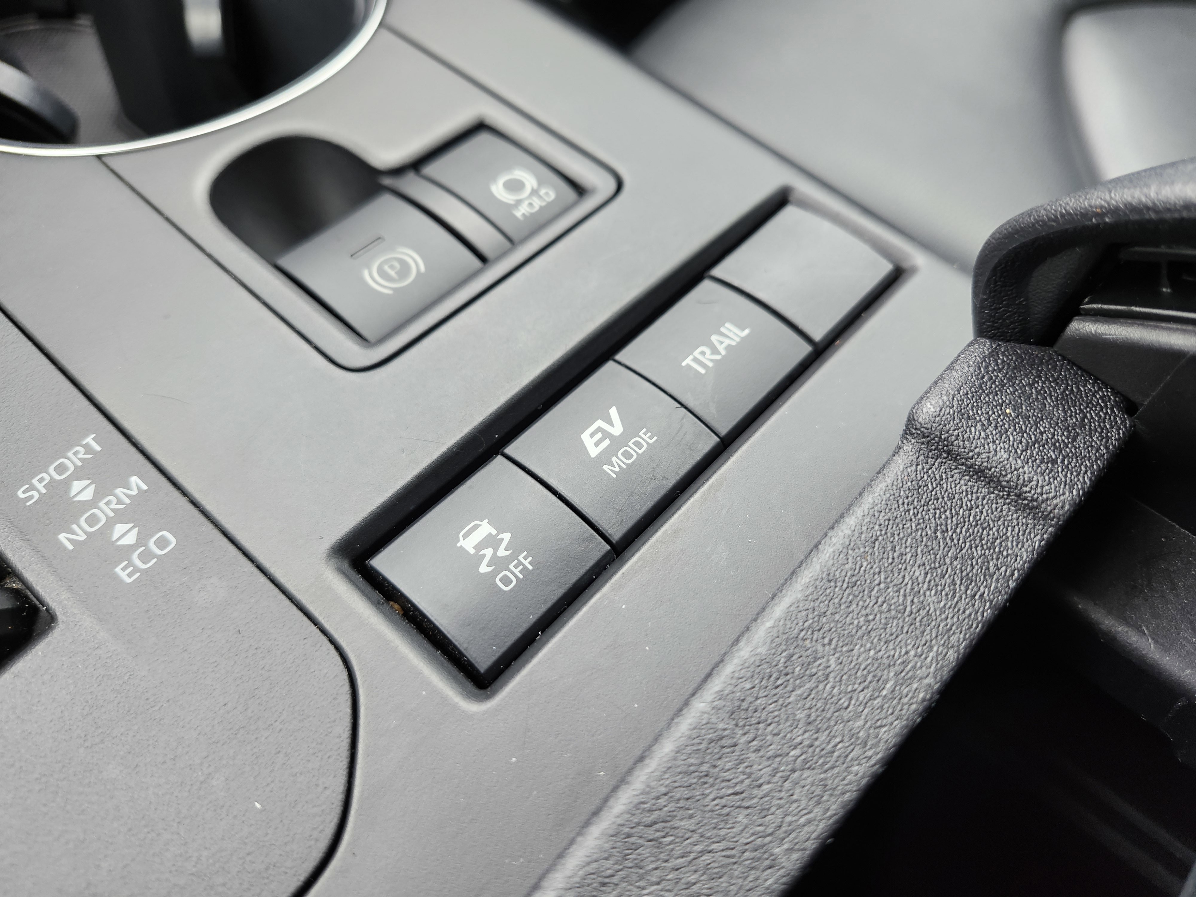 Used 2022 Toyota Highlander XLE image 11