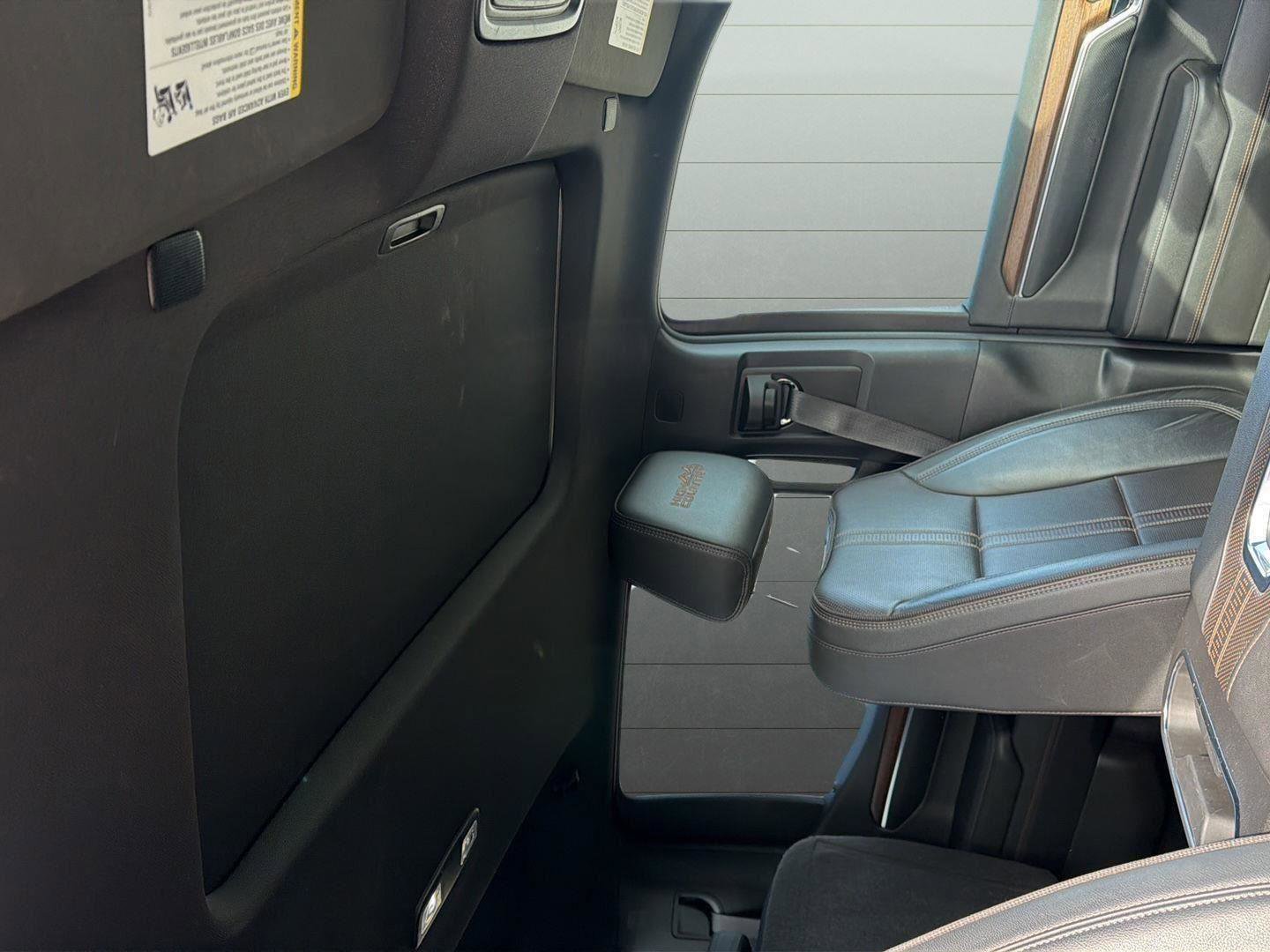 Used 2022 Chevrolet Silverado 1500 High Country w/ High Country Premium Package image 19