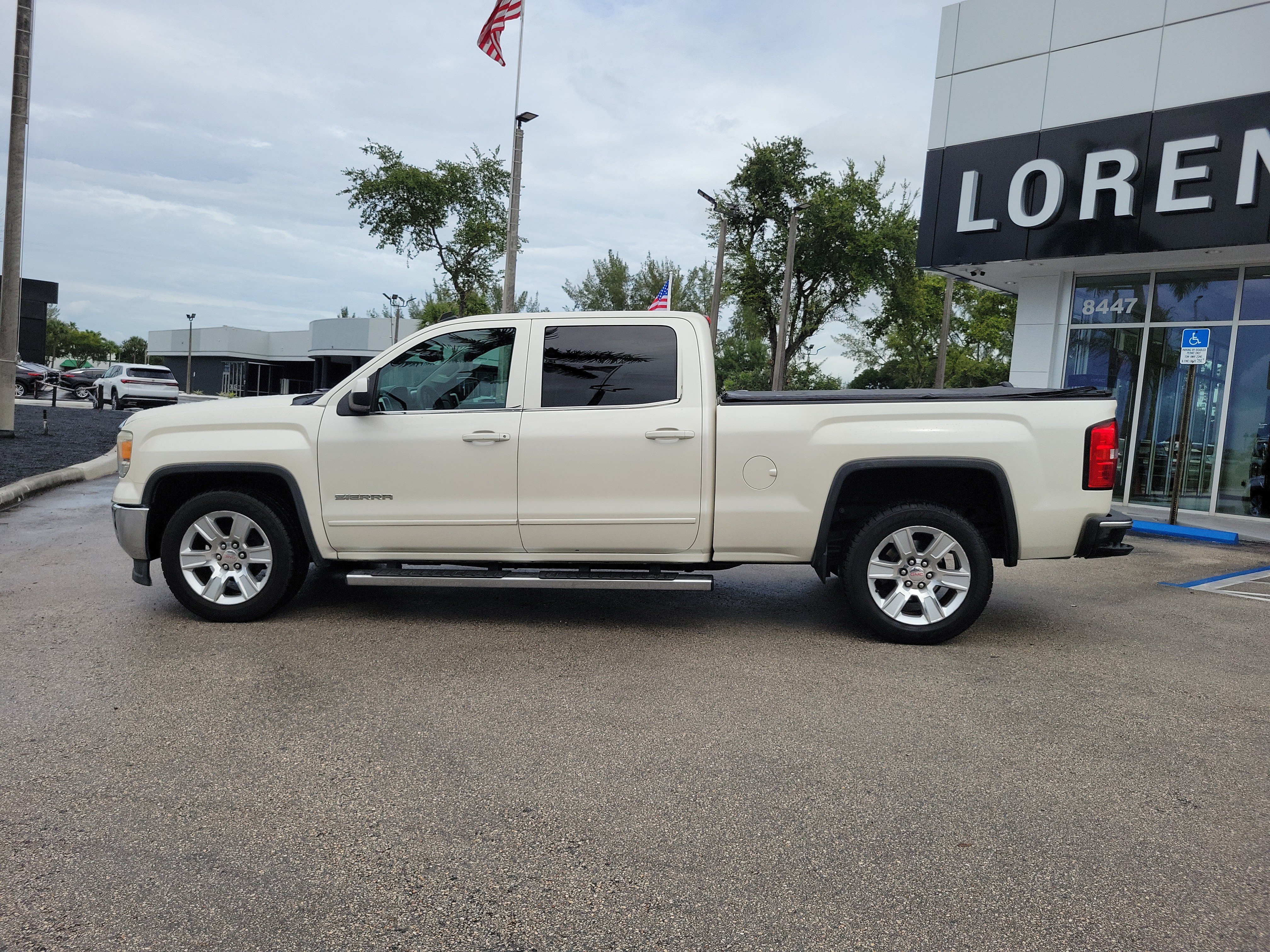 Used 2014 GMC Sierra 1500 SLE w/ SLE Preferred Package RWD image 8