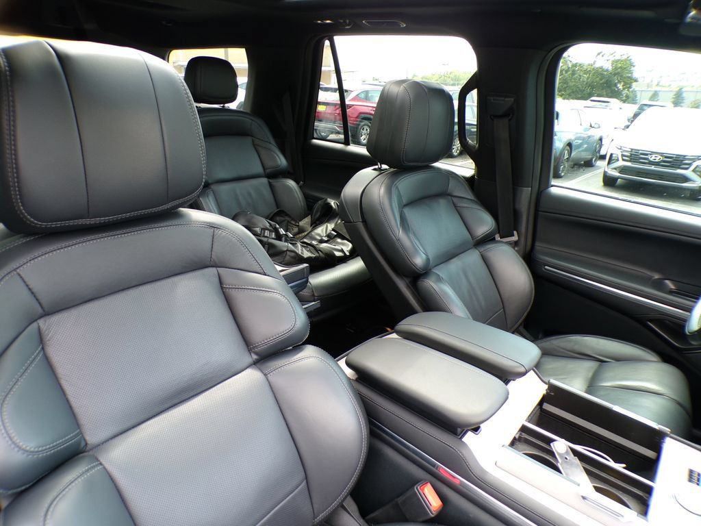 Used 2025 Lincoln Navigator Reserve w/ Jet Appearance Package AWD/4WD image 13