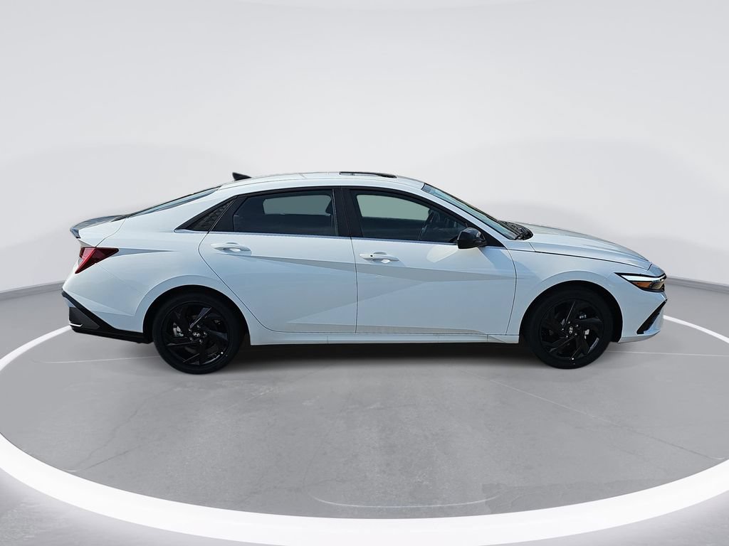 New 2026 Hyundai Elantra SEL Sport Premium FWD image 4