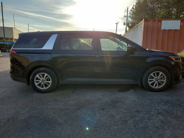 Certified 2024 Kia Carnival LX image 4