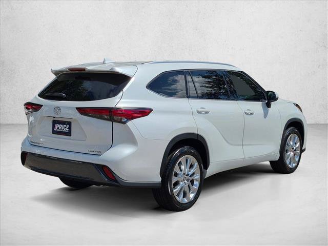 Used 2023 Toyota Highlander Limited FWD image 5