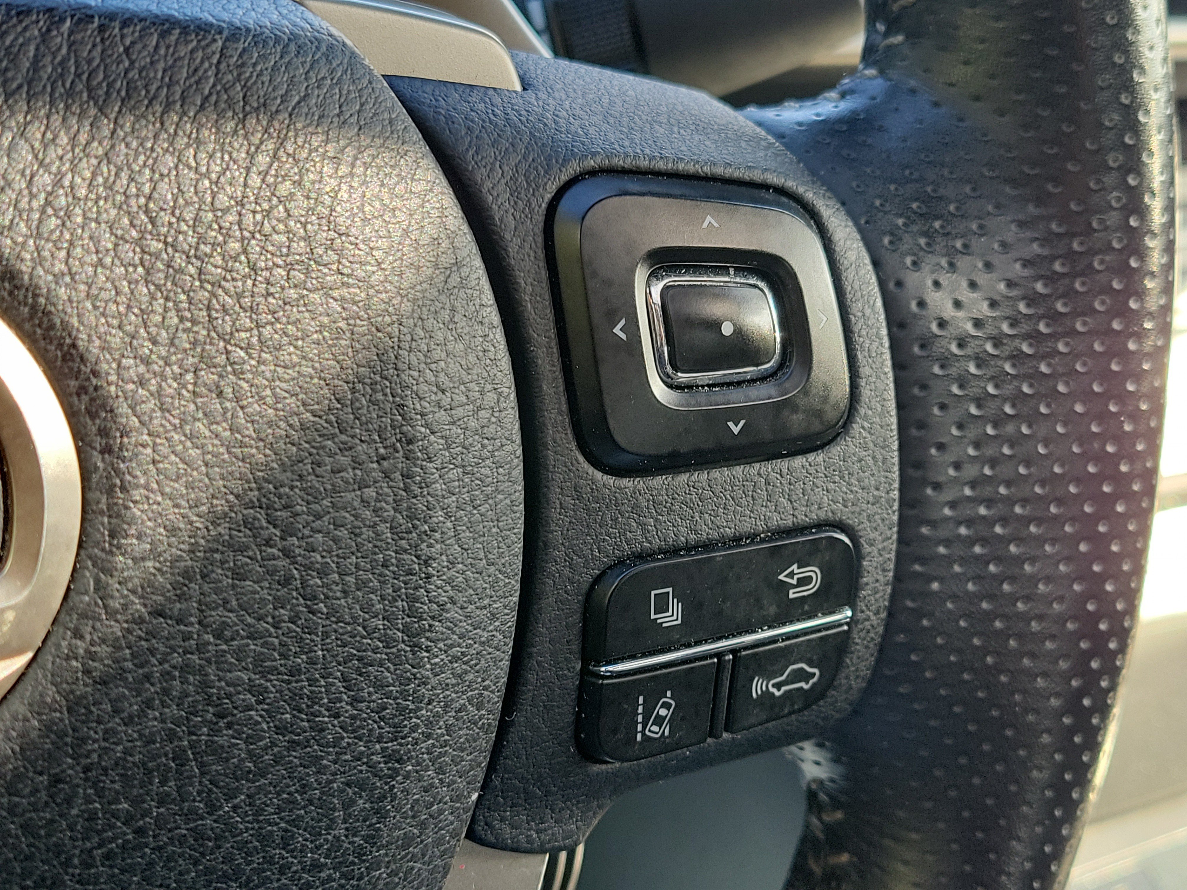 Used 2020 Lexus IS 300 F Sport w/ F Sport Package RWD image 29