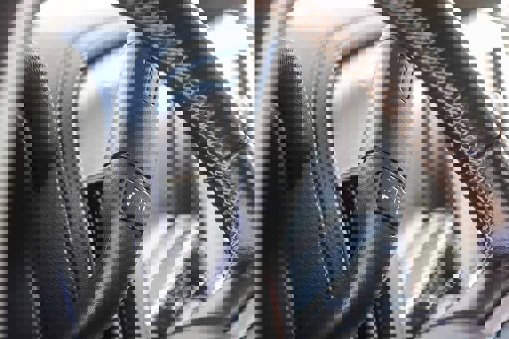 Used 2015 GMC Sierra 1500 SLT w/ SLT Crew Cab Value Package RWD image 18