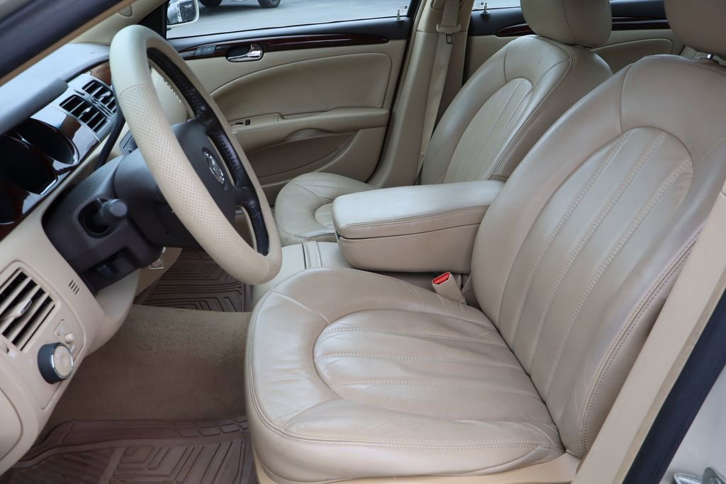 Used 2011 Buick Lucerne CXL image 17