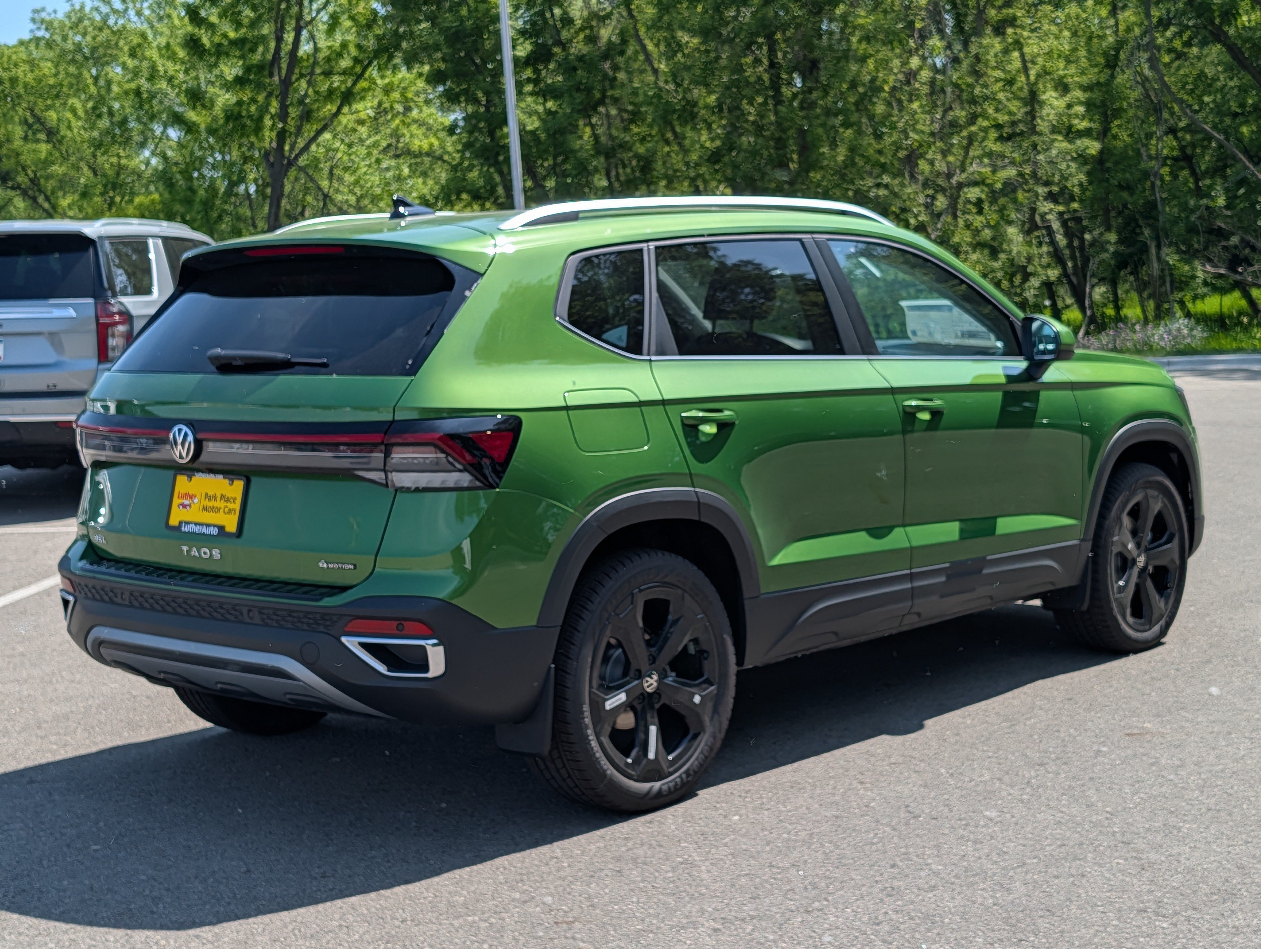 New 2026 Volkswagen Taos SEL AWD/4WD image 2