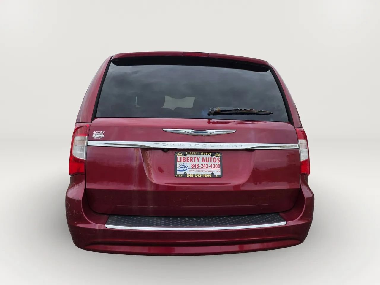 Used 2011 Chrysler Town & Country Touring w/ Security Group image 6