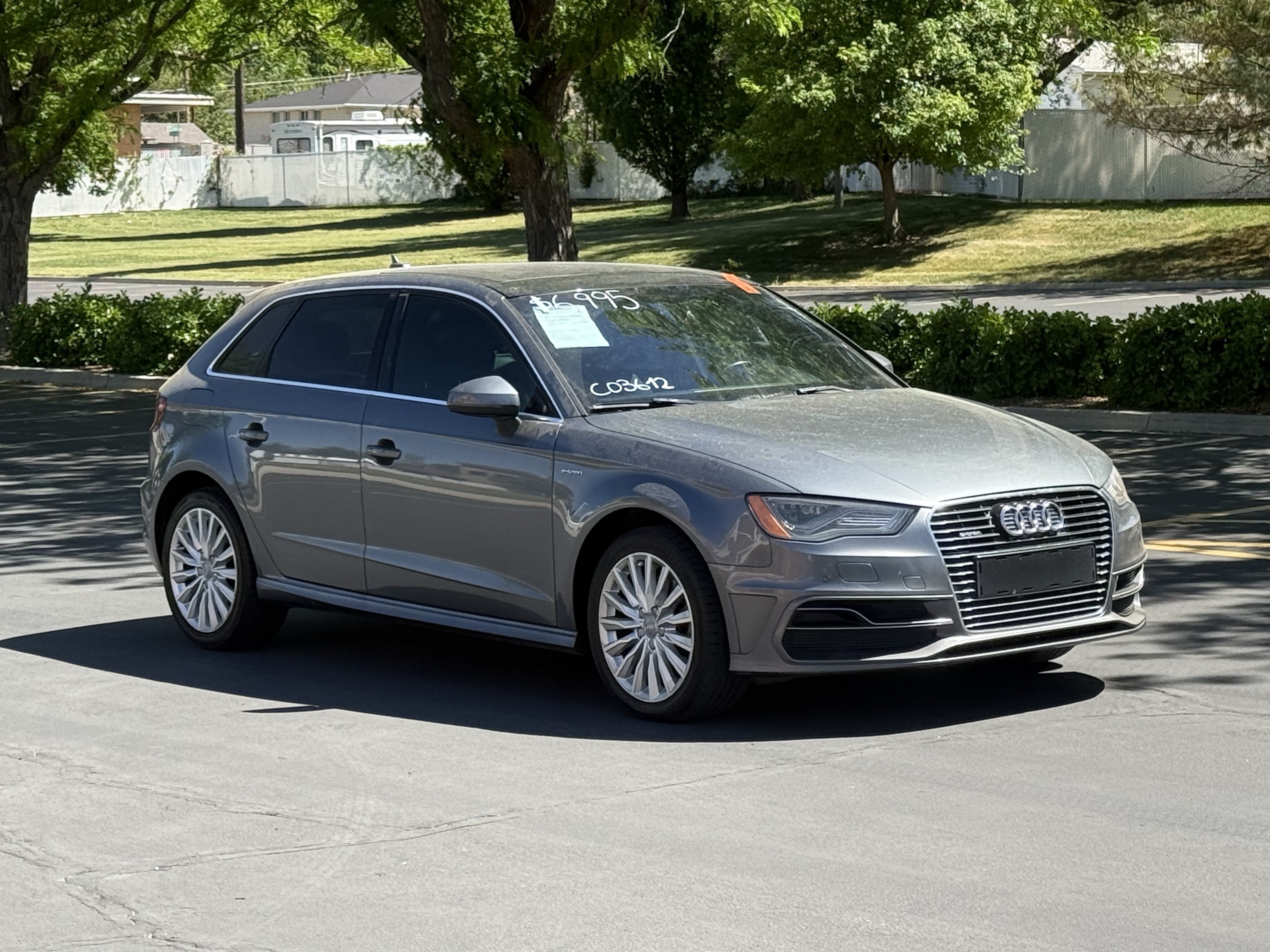 Used 2016 Audi A3 e-tron Premium Plus w/ Premium Plus Package FWD image 2