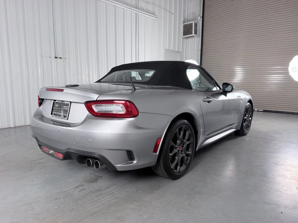 Used 2017 FIAT 124 Spider Abarth RWD image 5