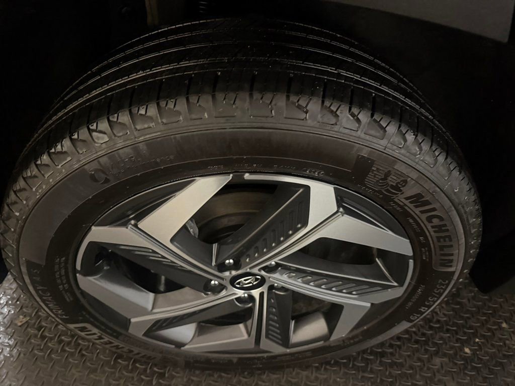 Used 2023 Hyundai Tucson Limited image 18
