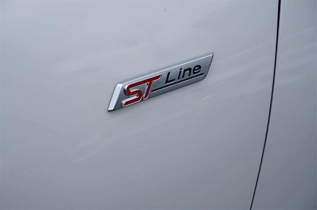 New 2025 Ford Escape ST-Line Elite w/ Class II Trailer Tow Package image 3