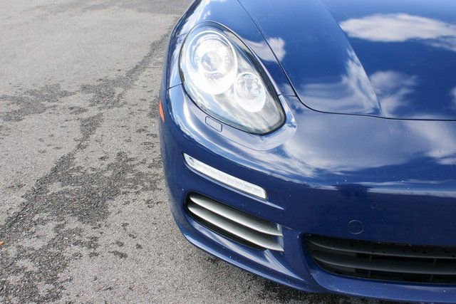 Used 2015 Porsche Panamera 4 image 40