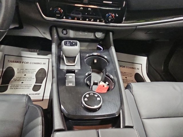 Used 2024 Nissan Rogue SL w/ SL Premium Package image 14