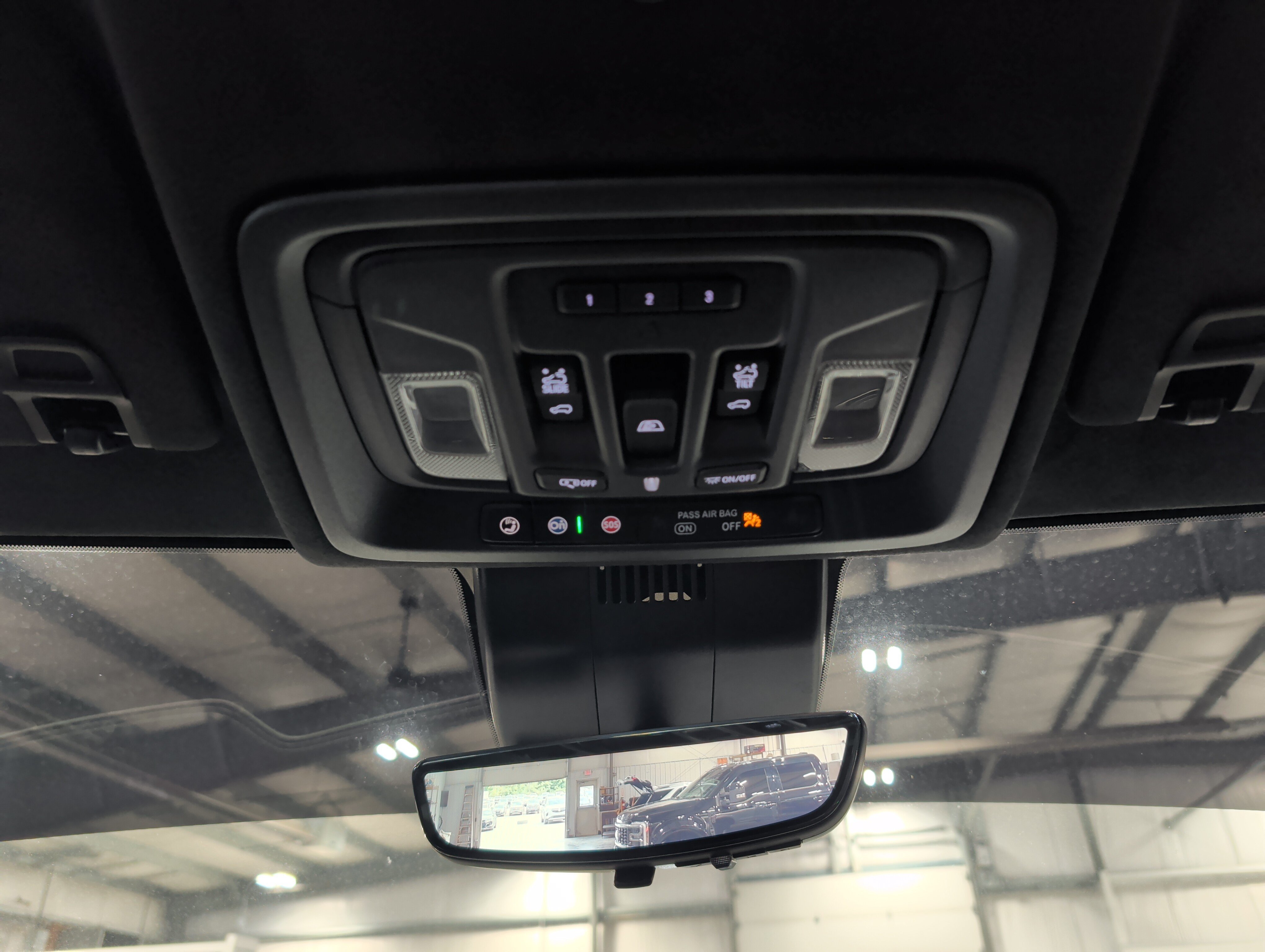Used 2025 GMC Sierra 2500 Denali Ultimate AWD/4WD image 13