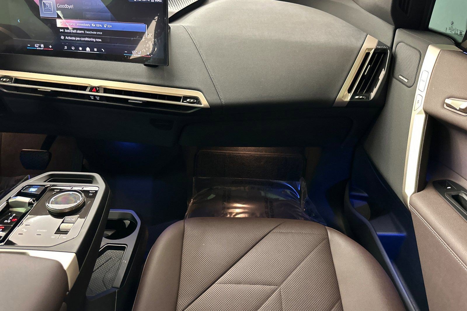 Used 2024 BMW iX xDrive50 w/ Sport Package image 30