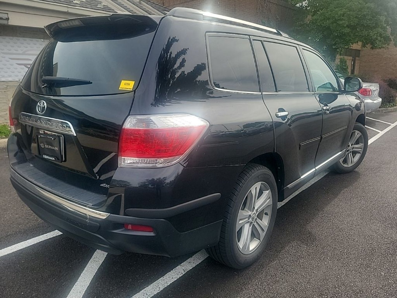 Used 2013 Toyota Highlander Limited AWD/4WD image 7